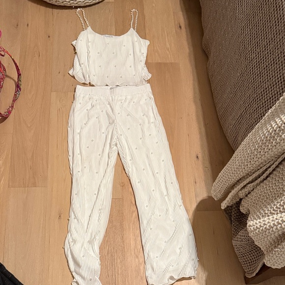 Waverles getting ready outfit - Picture 1 of 2